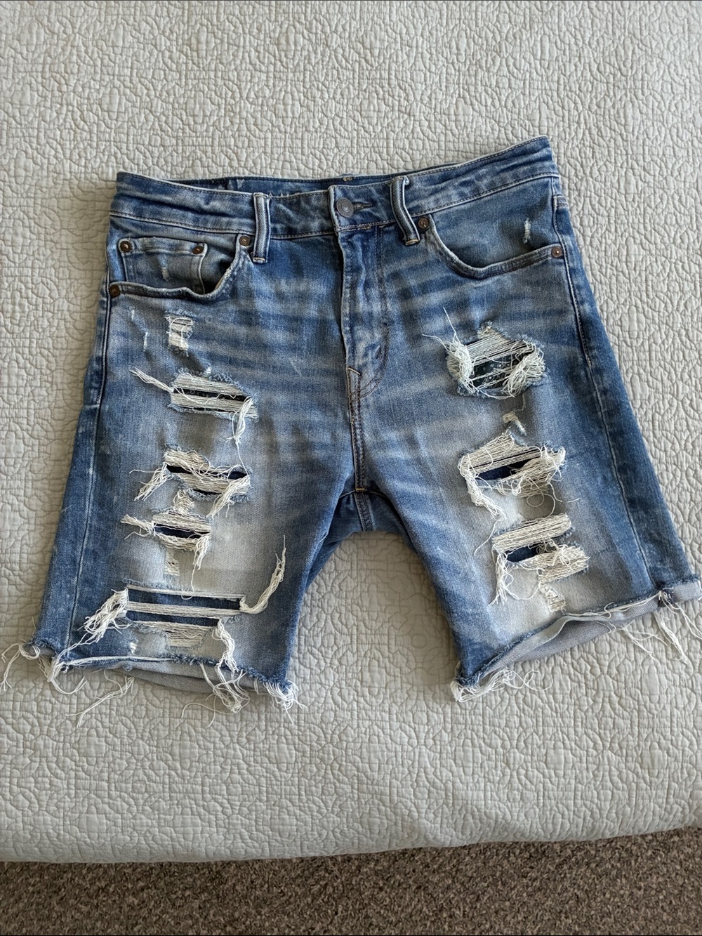 American Eagle Outfitters Men’s Distressed Athletic Style Denim Shorts Size 31